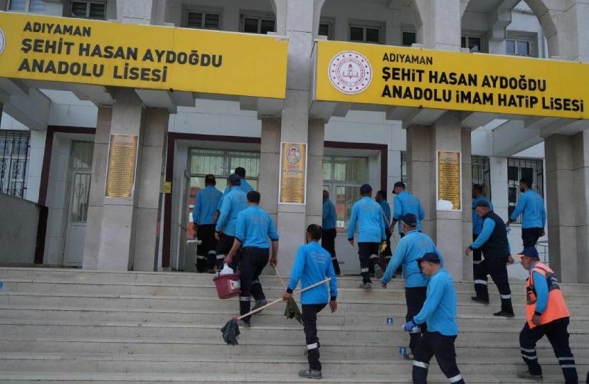 Adıyaman Belediyesi 1 ayda 120 okulu temizledi