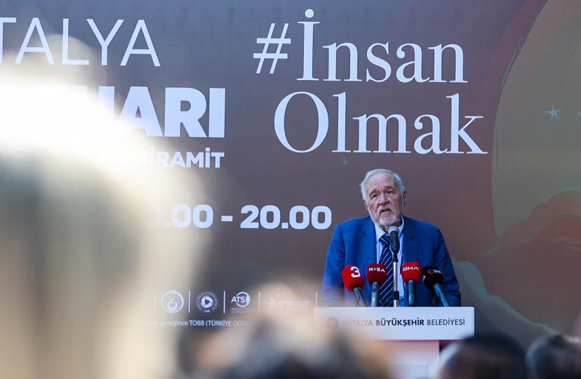 14. Antalya Kitap Fuarı “İnsan Olmak” temasıyla kapılarını açtı