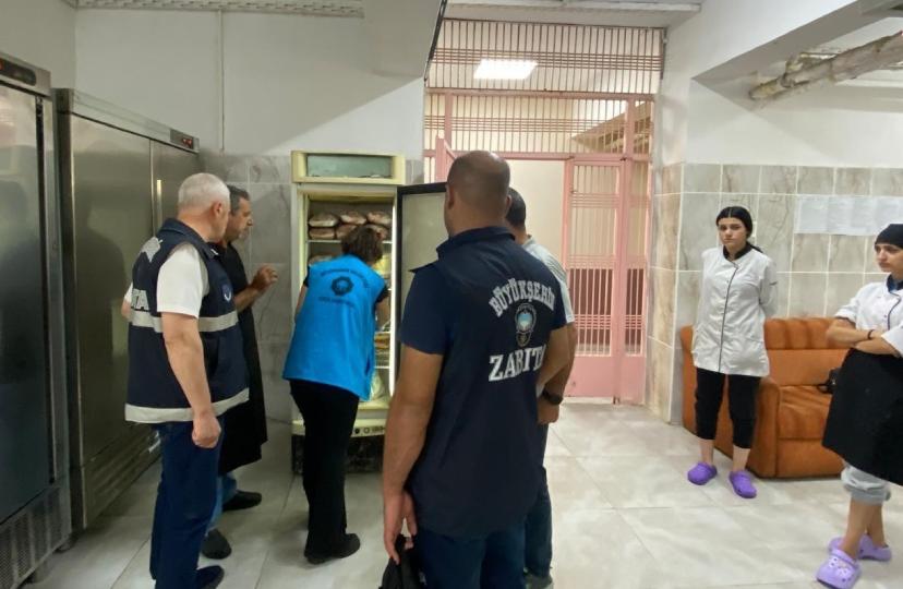 Diyarbakır’daki okullarda tarihi geçmiş 80 kilogram ete el konuldu