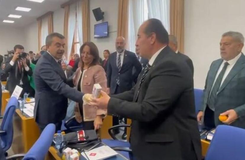 MEB bütçesinde okul yemeği polemiği: Konser paralarını getirsinler